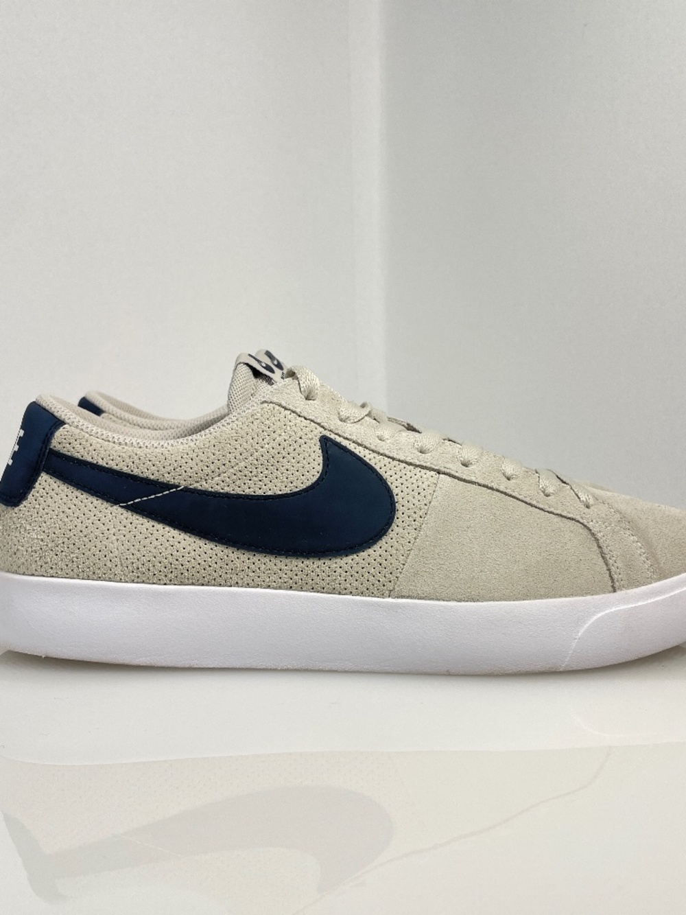 Nike SB Blazer Summit White Skateboard Sneaker 878365-141 Size 11.5 Clean